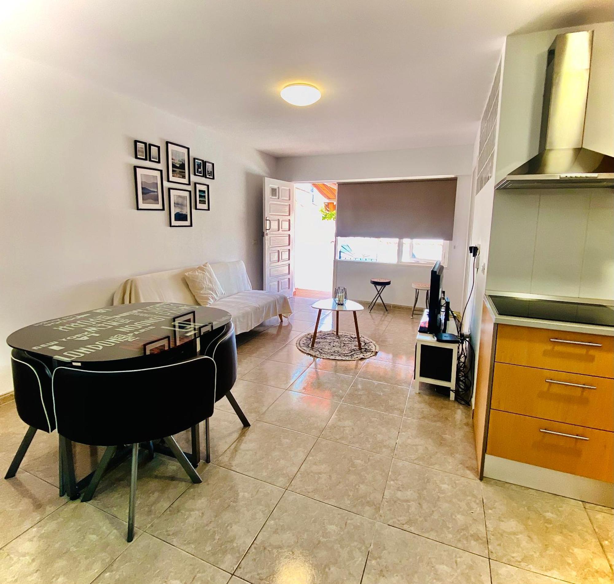 Sunset House Apartment ลอส เรอาเลคอส ภายนอก รูปภาพ